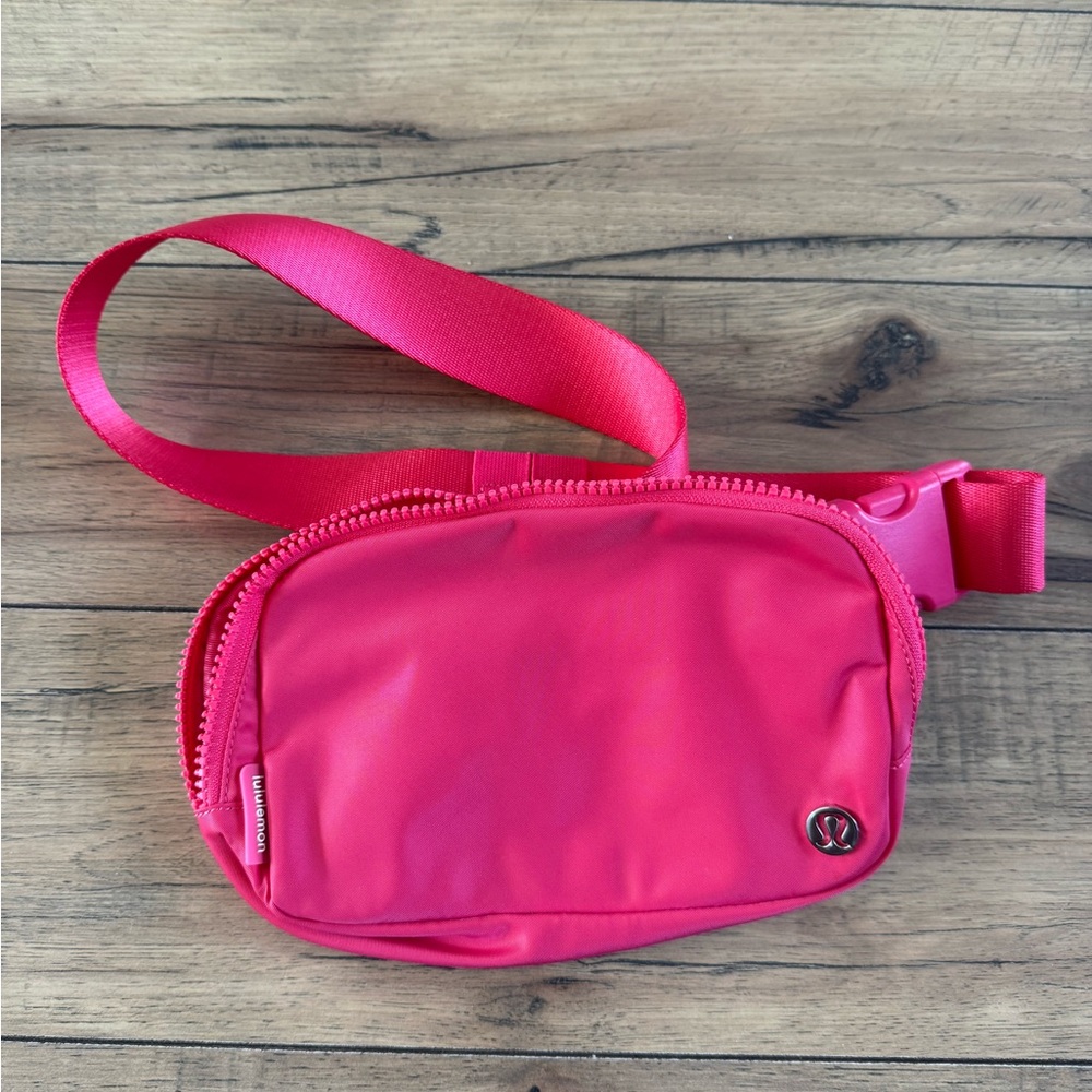Lululemon Fuchsia Belt Bag